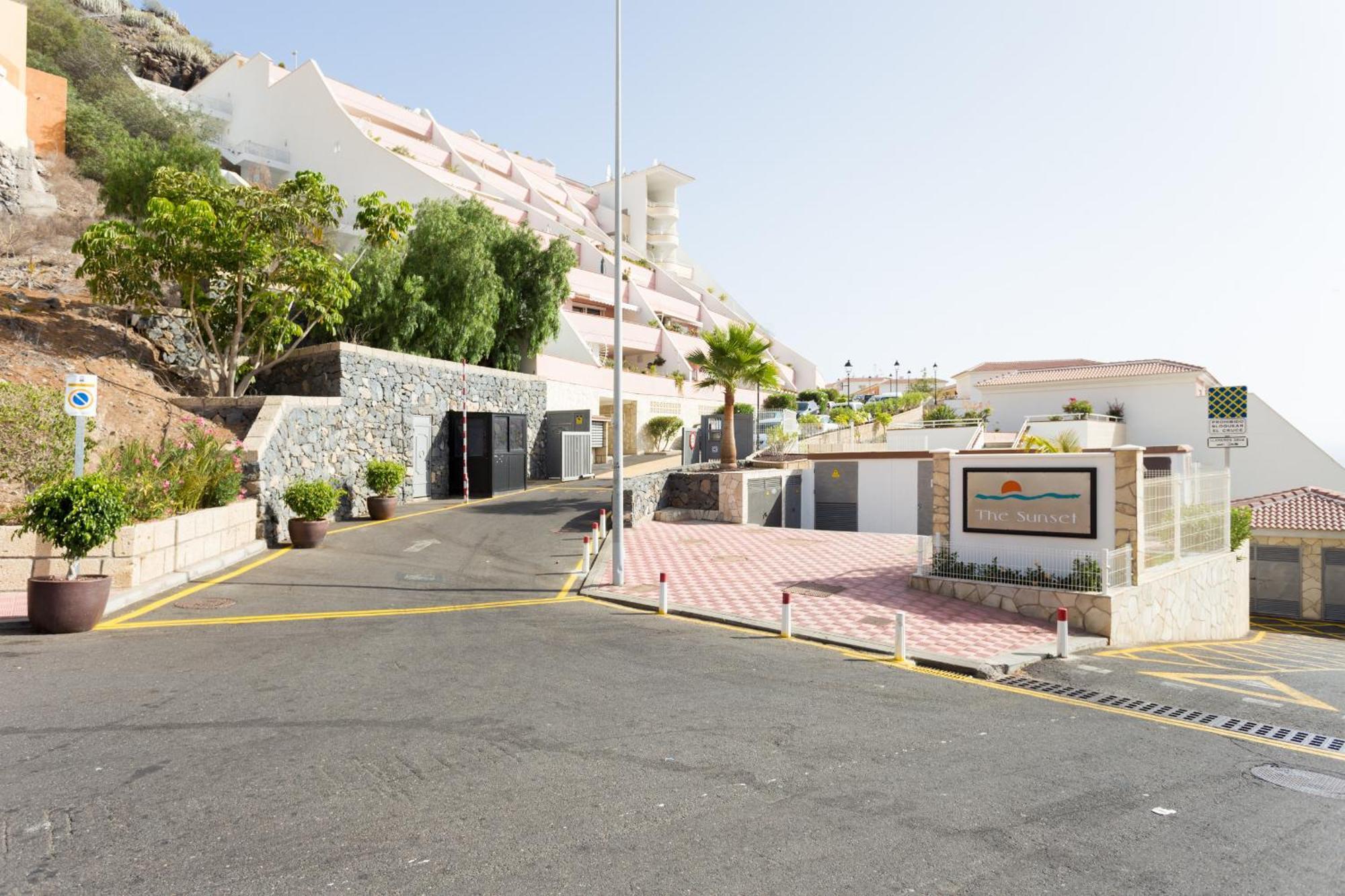 Eden Rentals Sunset Seaviews Residence 아데제 외부 사진